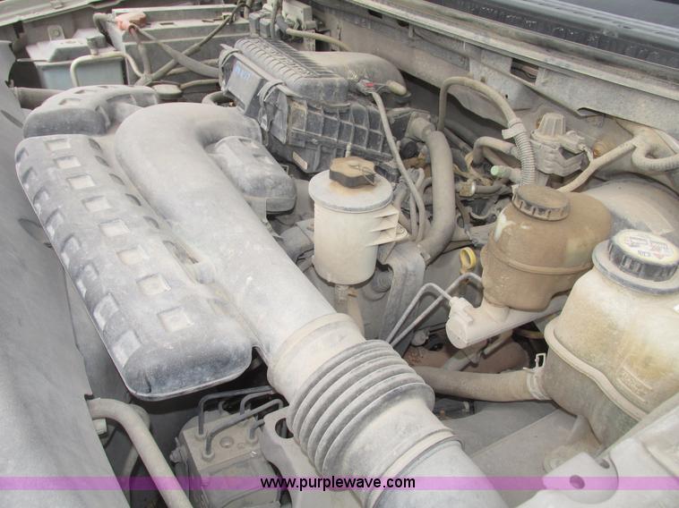 image for item H4713 2005 Ford F150 XLT SuperCrew pickup truck