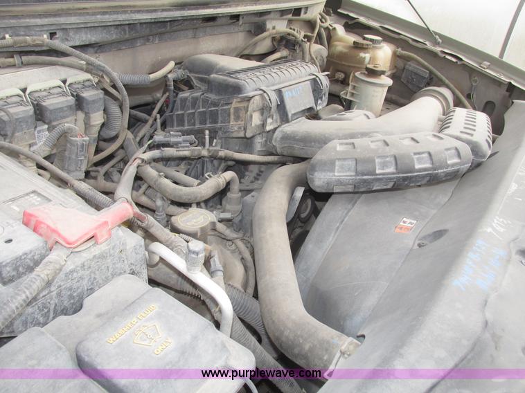 image for item H4713 2005 Ford F150 XLT SuperCrew pickup truck