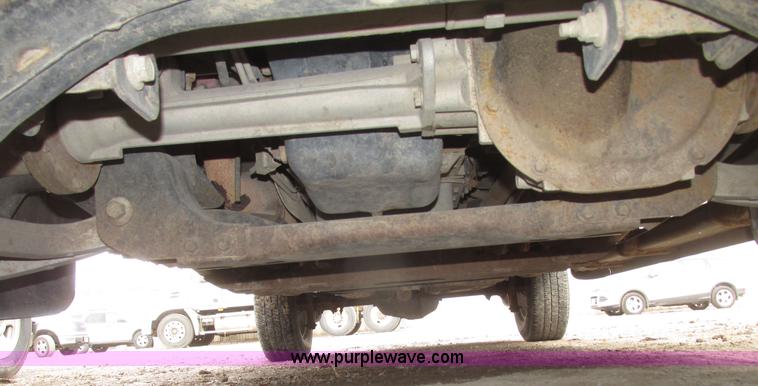 image for item H4713 2005 Ford F150 XLT SuperCrew pickup truck