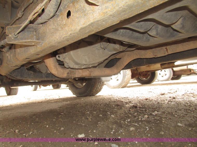 image for item H4713 2005 Ford F150 XLT SuperCrew pickup truck