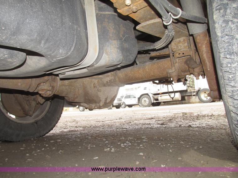 image for item H4713 2005 Ford F150 XLT SuperCrew pickup truck