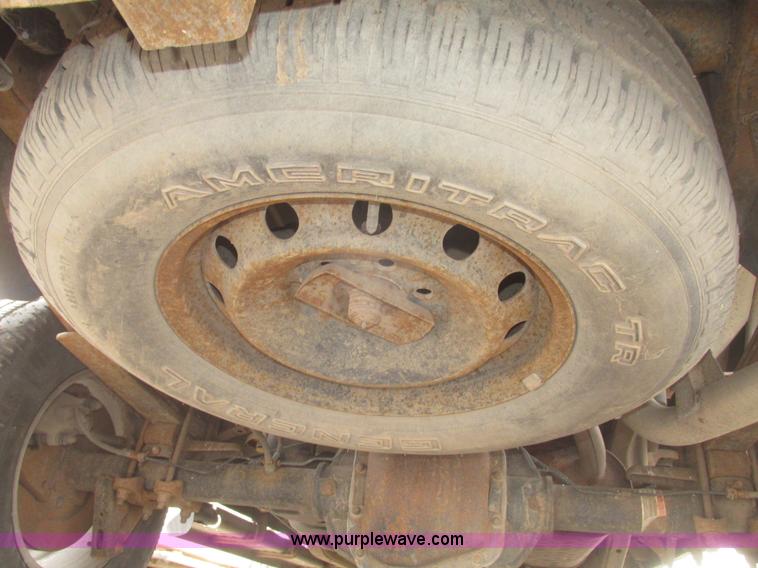 image for item H4713 2005 Ford F150 XLT SuperCrew pickup truck