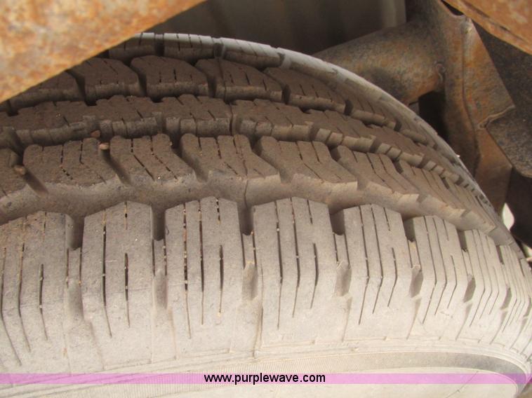 image for item H4713 2005 Ford F150 XLT SuperCrew pickup truck