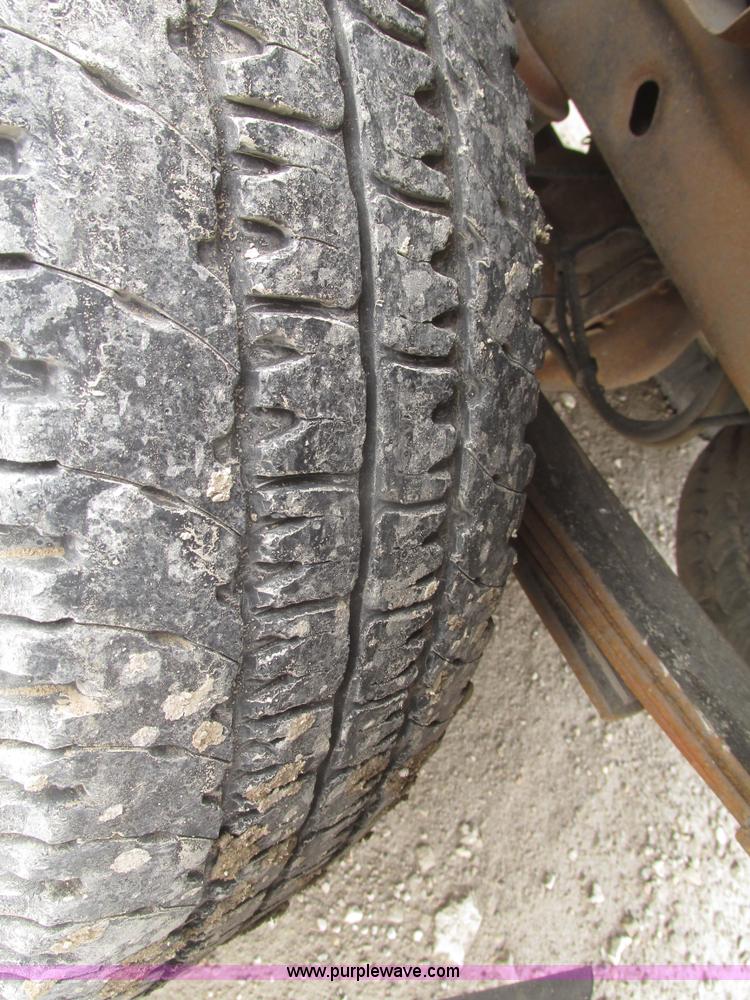 image for item H4713 2005 Ford F150 XLT SuperCrew pickup truck