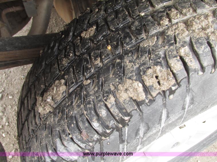 image for item H4713 2005 Ford F150 XLT SuperCrew pickup truck