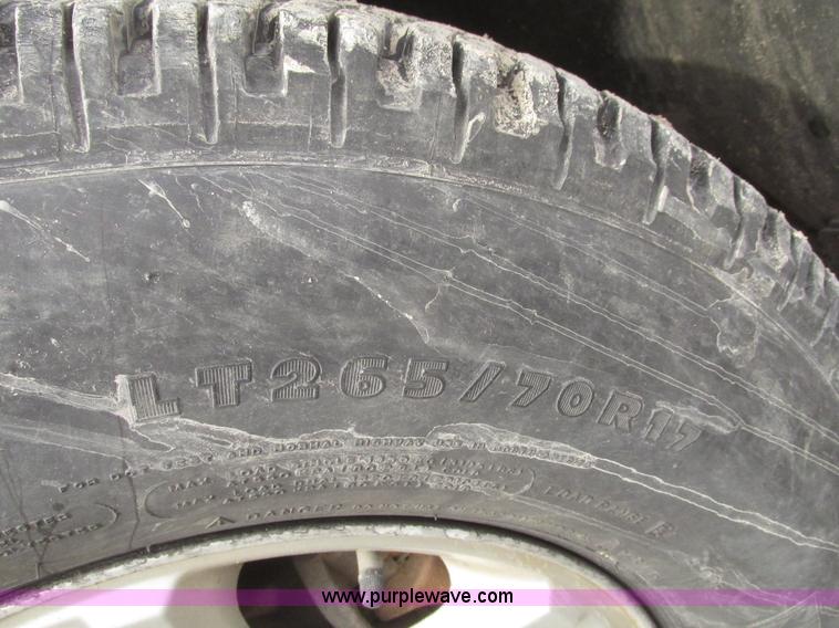 image for item H4713 2005 Ford F150 XLT SuperCrew pickup truck