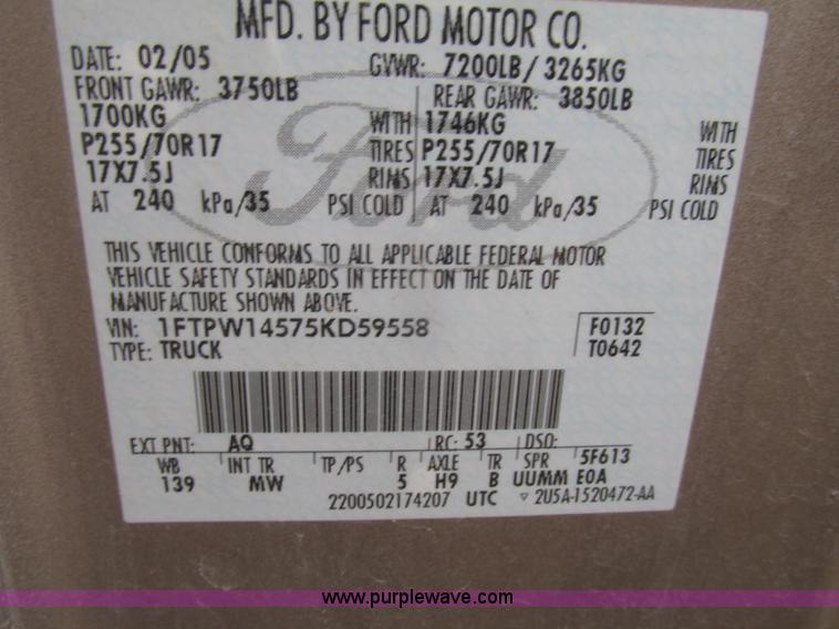 image for item H4713 2005 Ford F150 XLT SuperCrew pickup truck