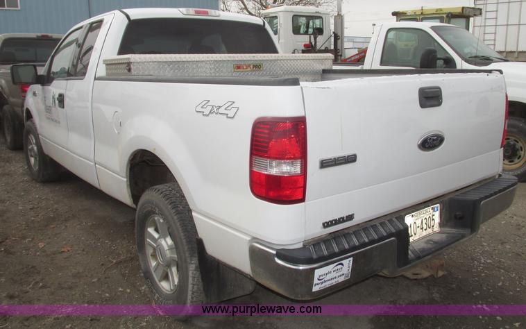 image for item H4714 2004 Ford F150 XLT SuperCab pickup truck