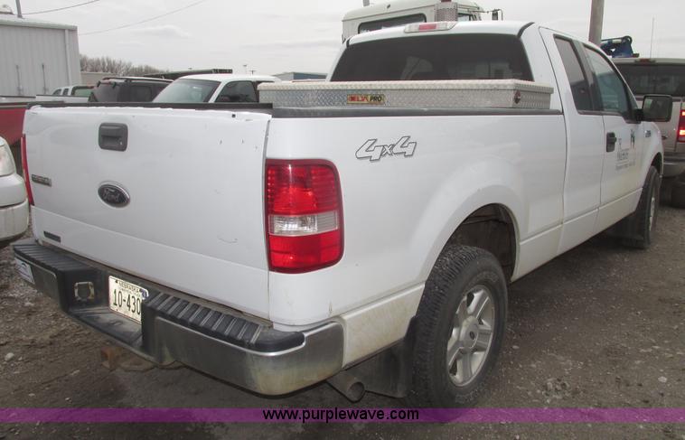 image for item H4714 2004 Ford F150 XLT SuperCab pickup truck