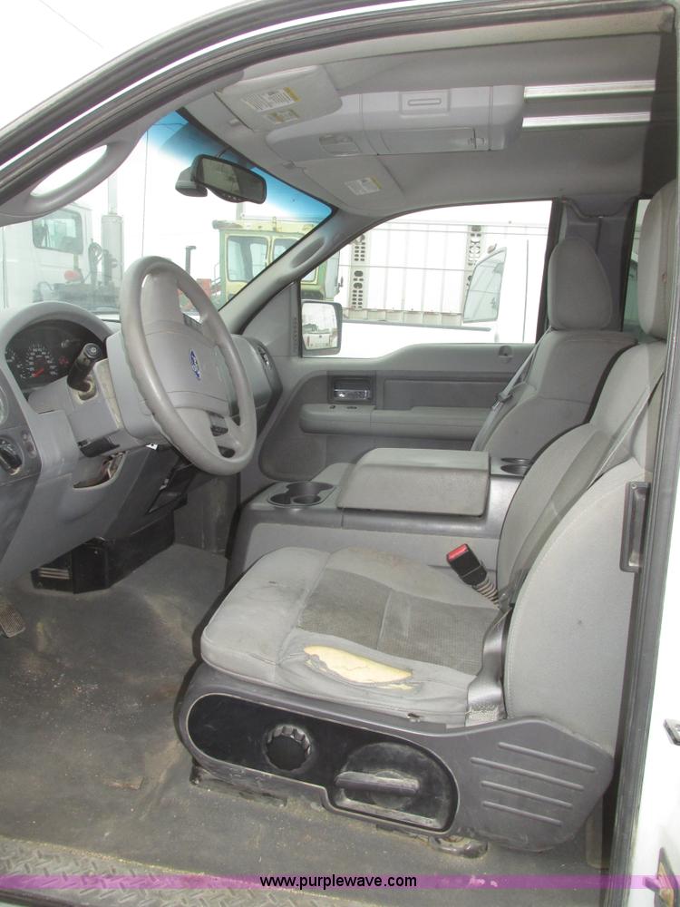 image for item H4714 2004 Ford F150 XLT SuperCab pickup truck