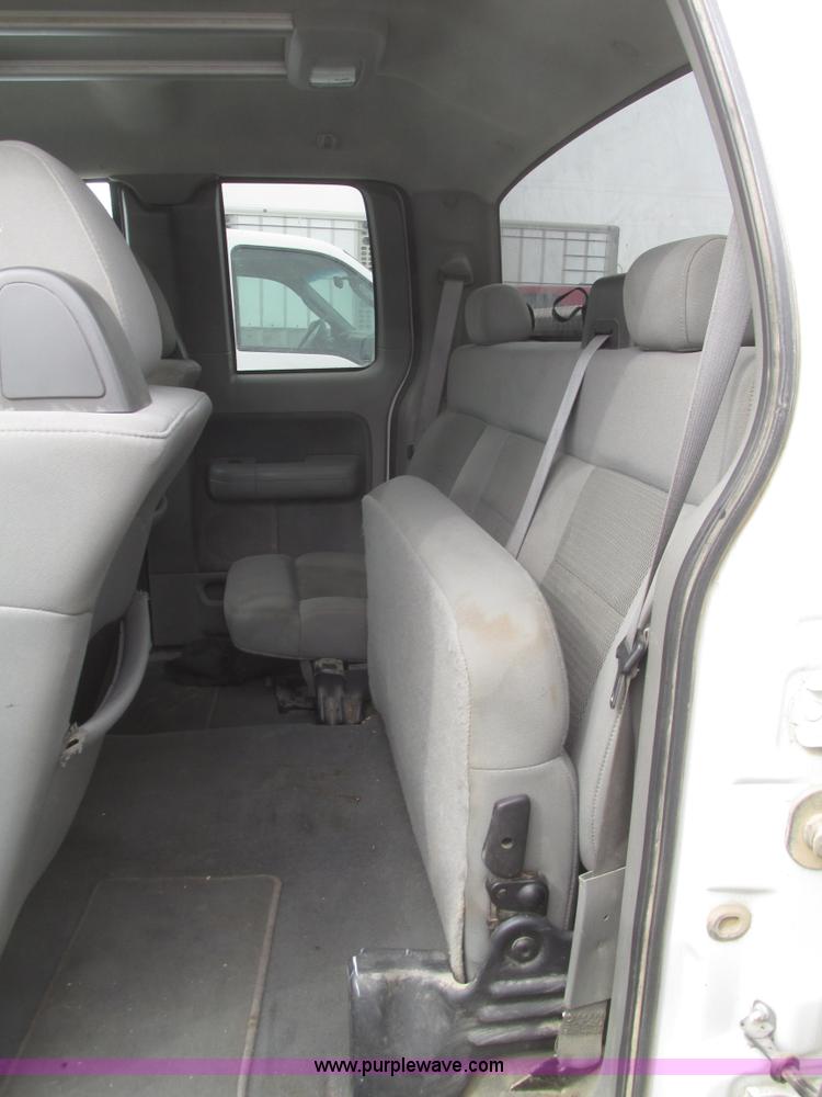 image for item H4714 2004 Ford F150 XLT SuperCab pickup truck