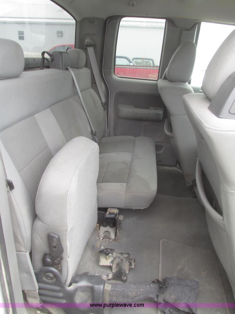 image for item H4714 2004 Ford F150 XLT SuperCab pickup truck