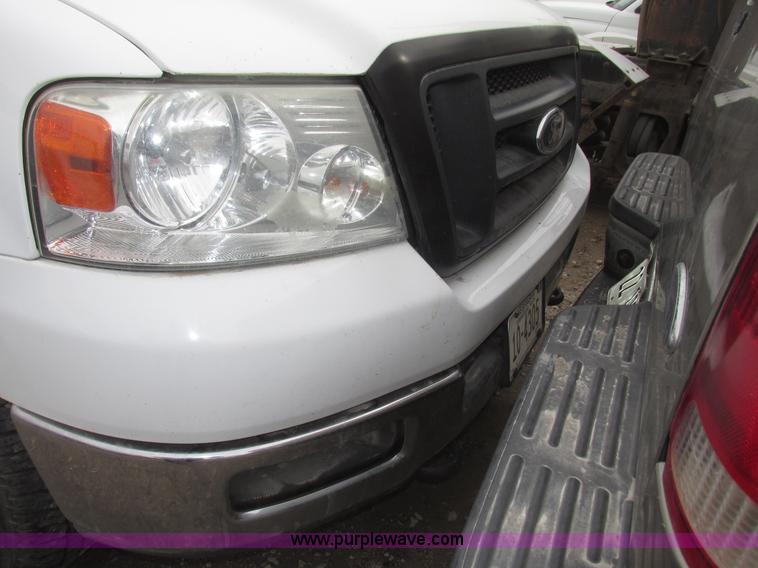 image for item H4714 2004 Ford F150 XLT SuperCab pickup truck