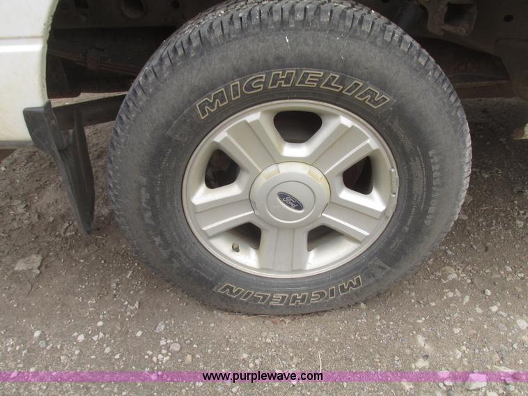 image for item H4714 2004 Ford F150 XLT SuperCab pickup truck