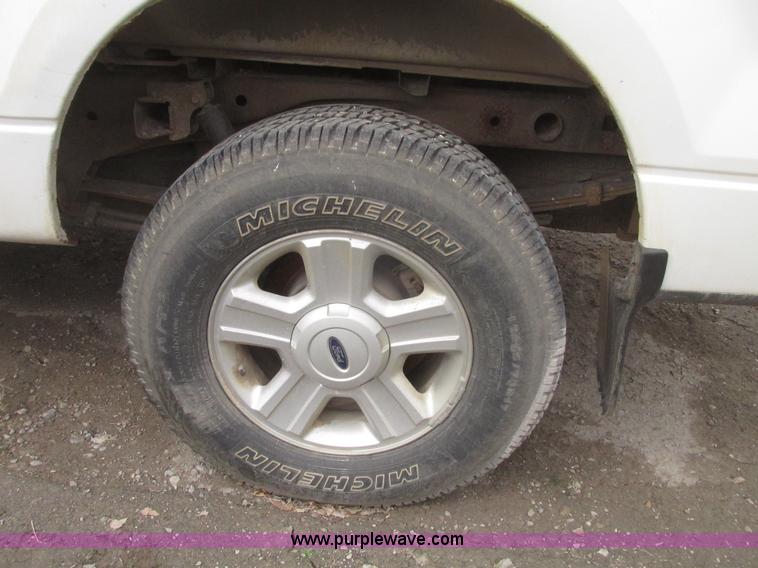 image for item H4714 2004 Ford F150 XLT SuperCab pickup truck