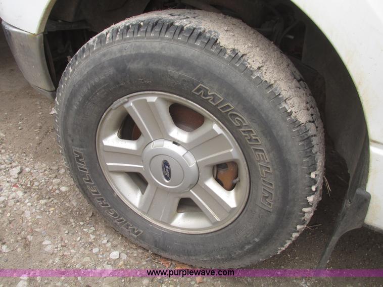 image for item H4714 2004 Ford F150 XLT SuperCab pickup truck