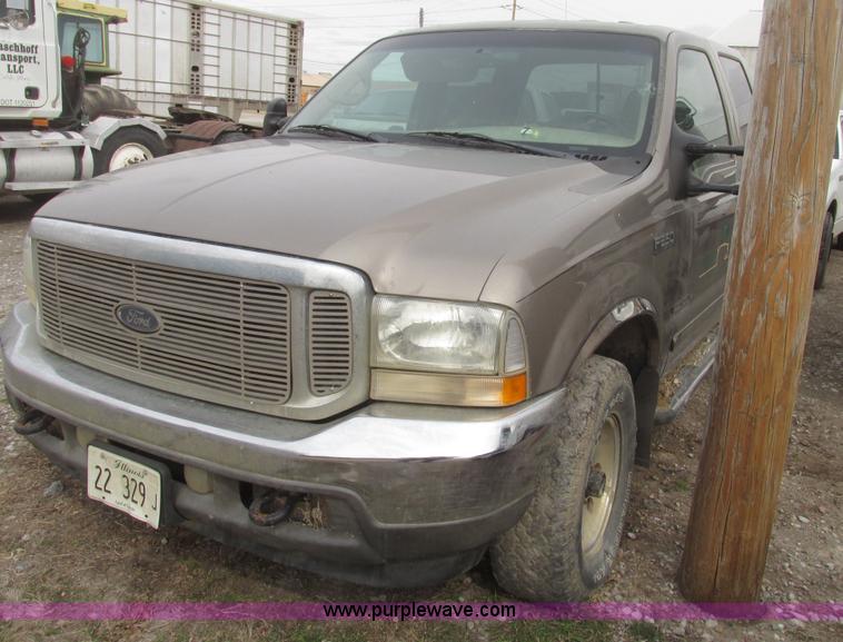 image for item H4715 2002 Ford F250 Super Duty XLT Crew Cab pickup truck