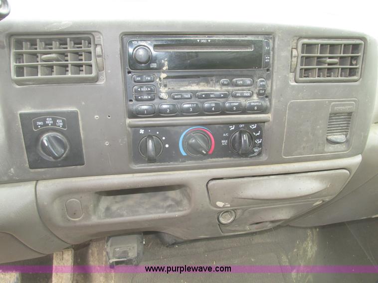 image for item H4715 2002 Ford F250 Super Duty XLT Crew Cab pickup truck