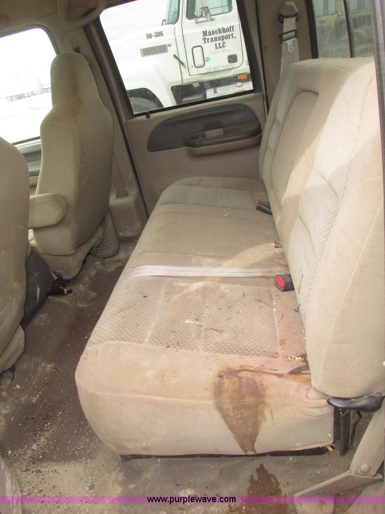 image for item H4715 2002 Ford F250 Super Duty XLT Crew Cab pickup truck