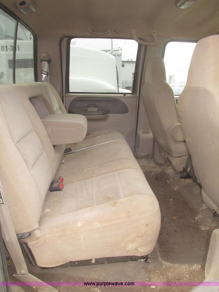 image for item H4715 2002 Ford F250 Super Duty XLT Crew Cab pickup truck