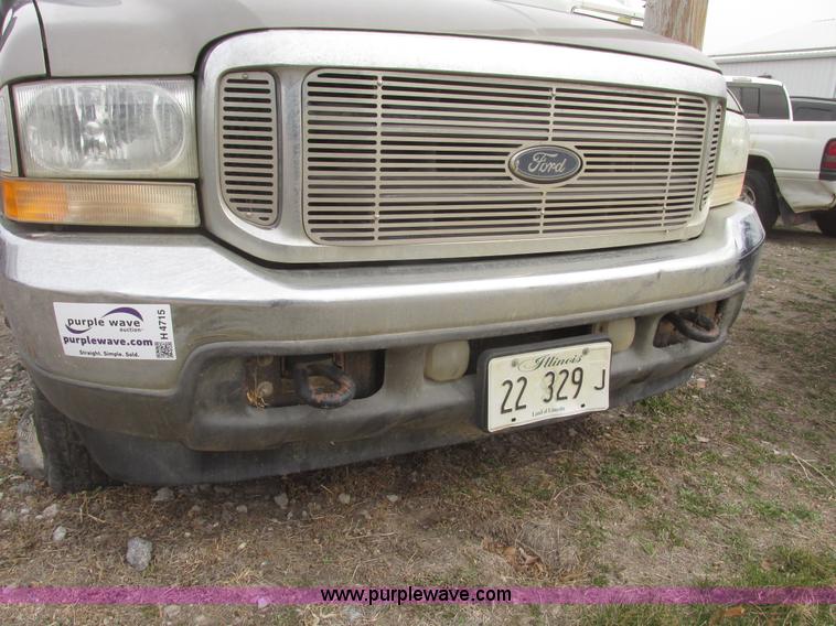 image for item H4715 2002 Ford F250 Super Duty XLT Crew Cab pickup truck