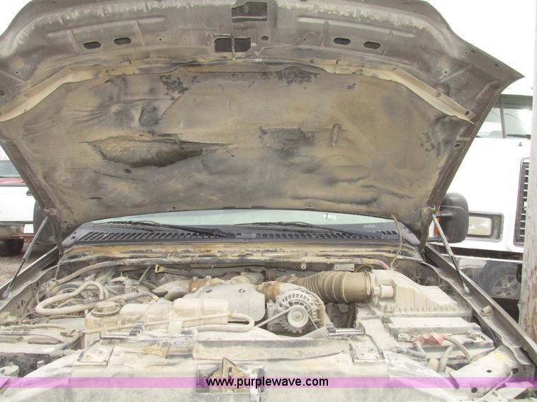 image for item H4715 2002 Ford F250 Super Duty XLT Crew Cab pickup truck