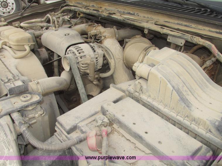 image for item H4715 2002 Ford F250 Super Duty XLT Crew Cab pickup truck