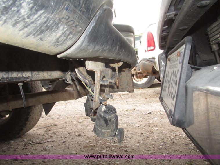 image for item H4715 2002 Ford F250 Super Duty XLT Crew Cab pickup truck