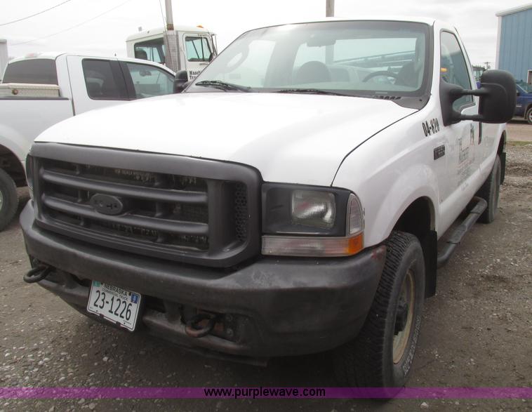 image for item H4716 2004 Ford F250 Super Duty XL pickup truck