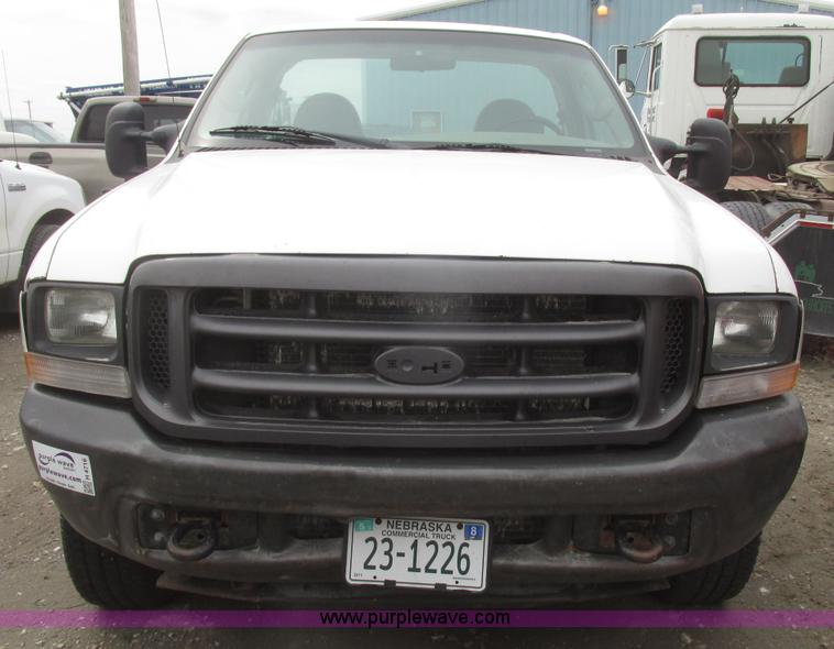 image for item H4716 2004 Ford F250 Super Duty XL pickup truck