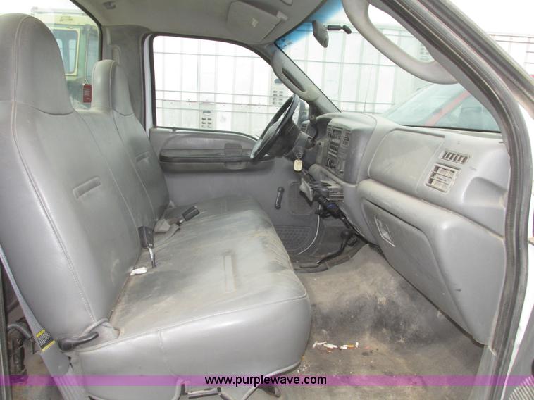 image for item H4716 2004 Ford F250 Super Duty XL pickup truck