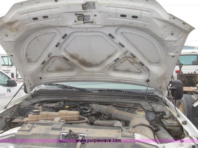 image for item H4716 2004 Ford F250 Super Duty XL pickup truck