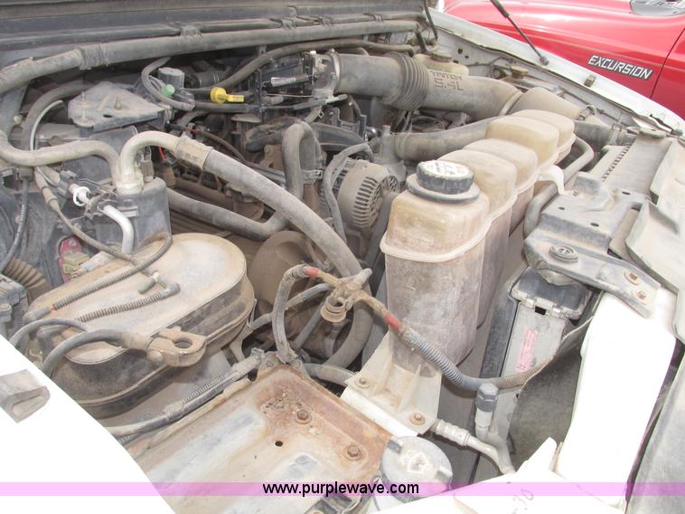 image for item H4716 2004 Ford F250 Super Duty XL pickup truck