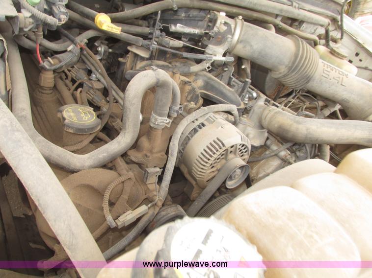 image for item H4716 2004 Ford F250 Super Duty XL pickup truck