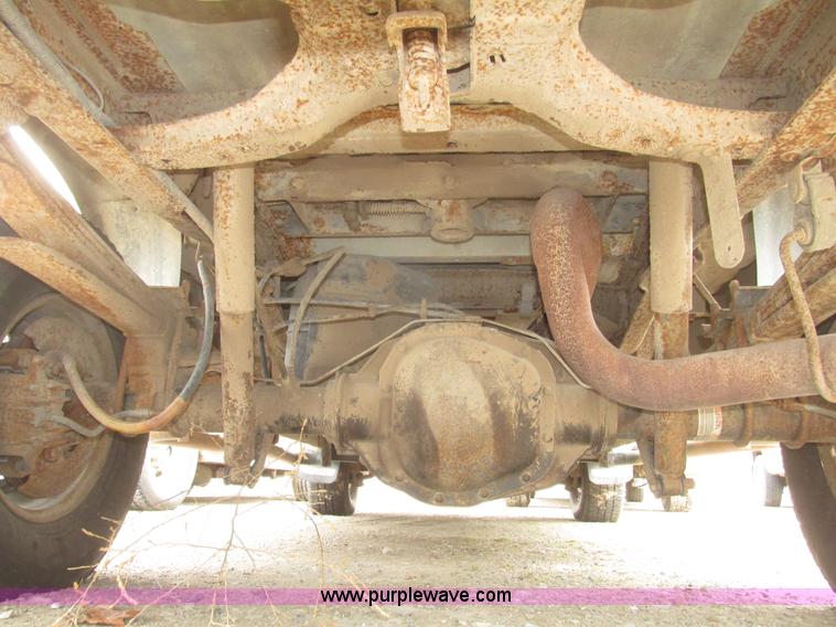 image for item H4716 2004 Ford F250 Super Duty XL pickup truck