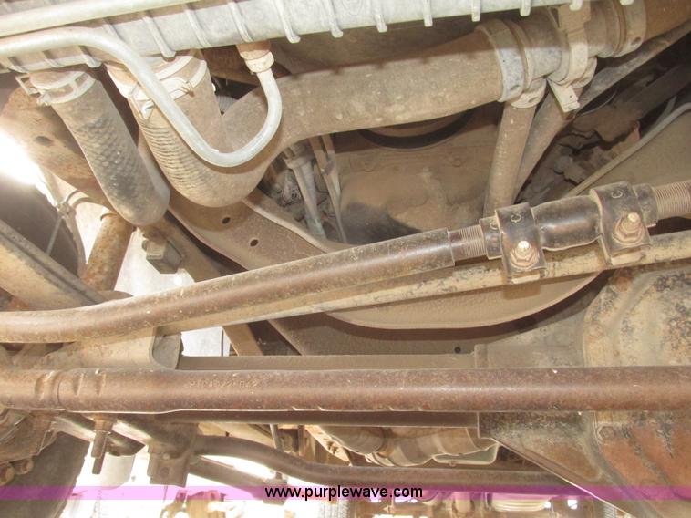 image for item H4716 2004 Ford F250 Super Duty XL pickup truck