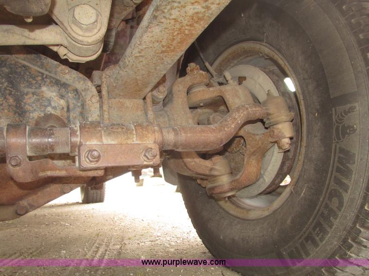 image for item H4716 2004 Ford F250 Super Duty XL pickup truck