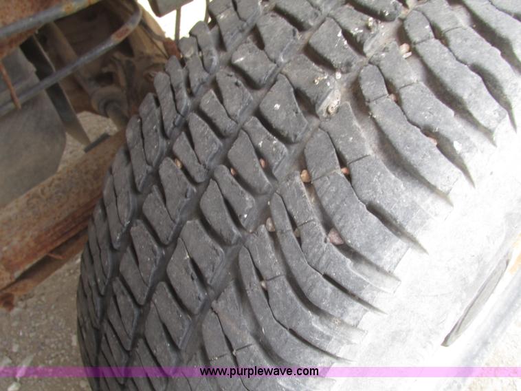 image for item H4716 2004 Ford F250 Super Duty XL pickup truck