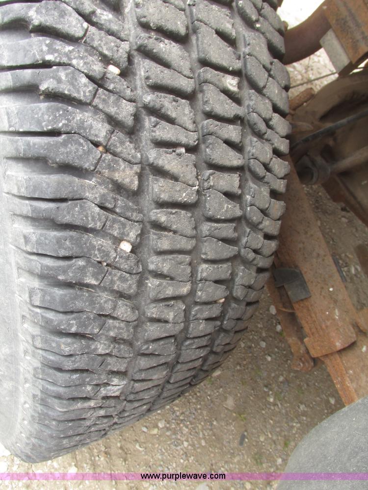 image for item H4716 2004 Ford F250 Super Duty XL pickup truck