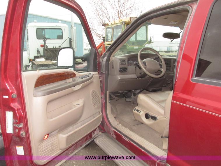 image for item H4717 2002 Ford Excursion Limited SUV