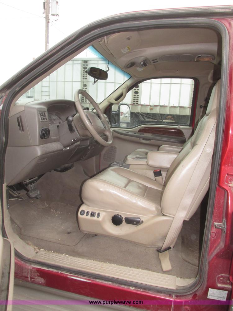 image for item H4717 2002 Ford Excursion Limited SUV