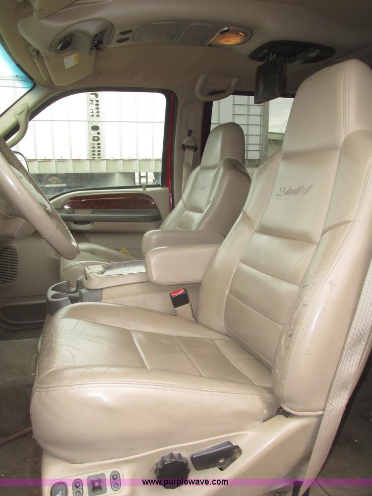 image for item H4717 2002 Ford Excursion Limited SUV