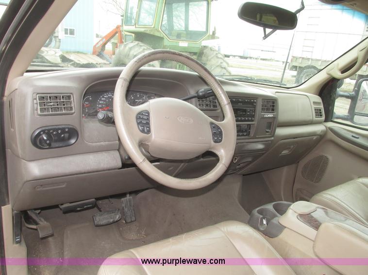 image for item H4717 2002 Ford Excursion Limited SUV