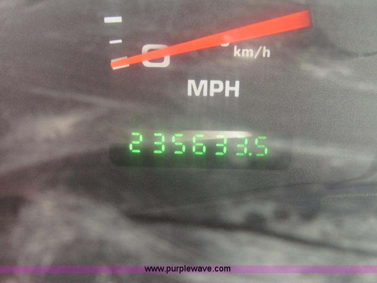 image for item H4717 2002 Ford Excursion Limited SUV