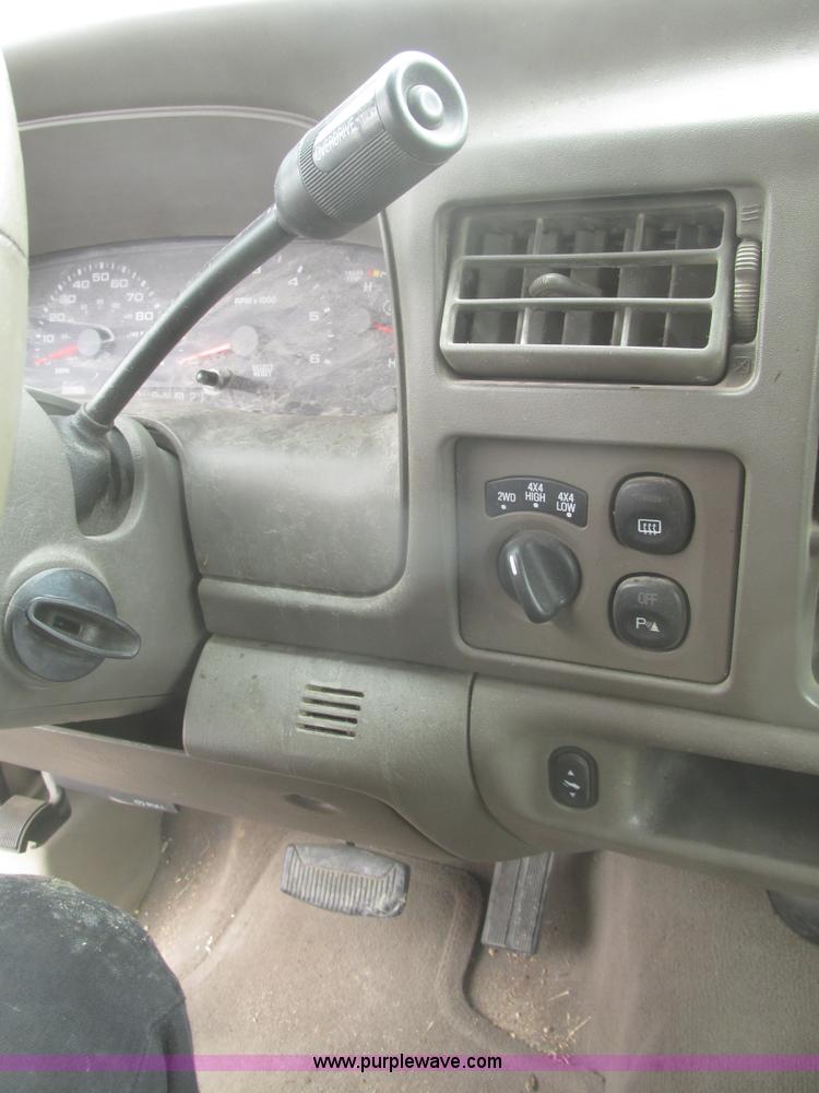 image for item H4717 2002 Ford Excursion Limited SUV