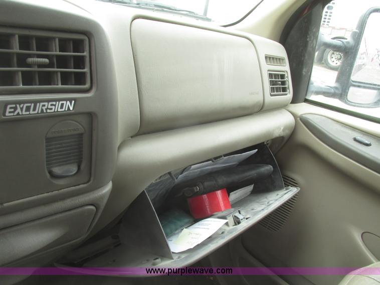 image for item H4717 2002 Ford Excursion Limited SUV