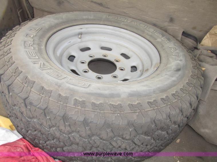 image for item H4717 2002 Ford Excursion Limited SUV