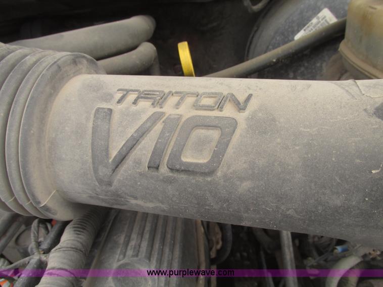 image for item H4717 2002 Ford Excursion Limited SUV