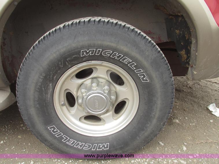 image for item H4717 2002 Ford Excursion Limited SUV