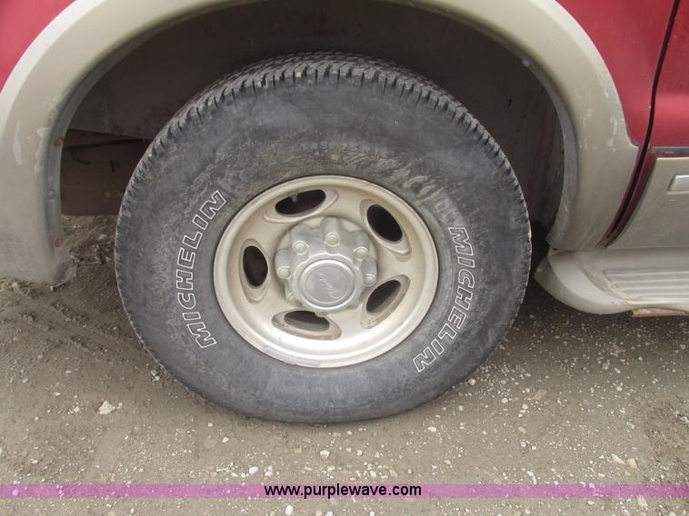 image for item H4717 2002 Ford Excursion Limited SUV